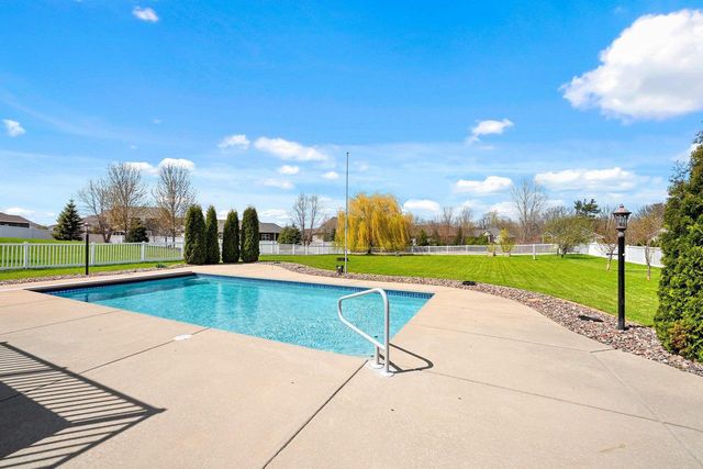 3515 MAYAPPLE DRIVE, Green Bay, WI 54311