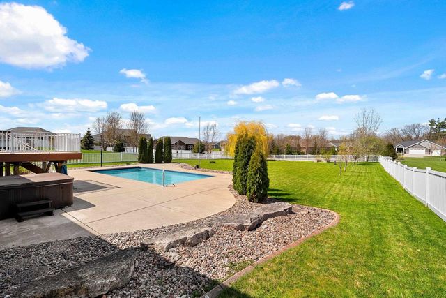 3515 MAYAPPLE DRIVE, Green Bay, WI 54311