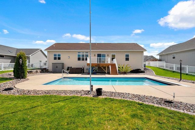 3515 MAYAPPLE DRIVE, Green Bay, WI 54311