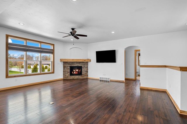 3515 MAYAPPLE DRIVE, Green Bay, WI 54311