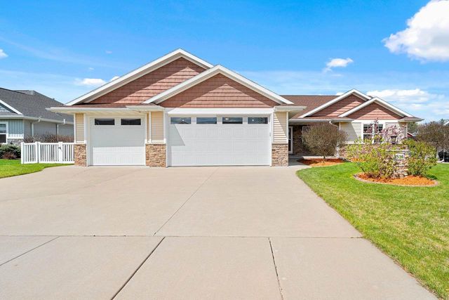 3515 MAYAPPLE DRIVE, Green Bay, WI 54311