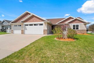 3515 MAYAPPLE DRIVE, Green Bay, WI 54311