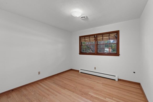 N55W15827 Lavender Lilac LANE, Menomonee Falls, WI 53051