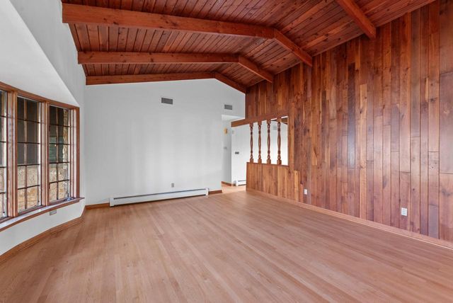 N55W15827 Lavender Lilac LANE, Menomonee Falls, WI 53051