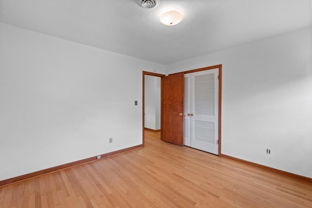 N55W15827 Lavender Lilac LANE, Menomonee Falls, WI 53051