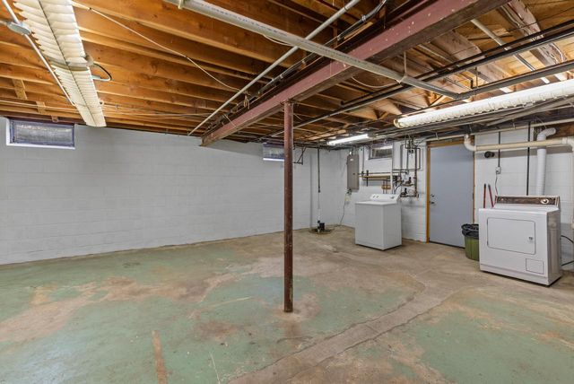 N55W15827 Lavender Lilac LANE, Menomonee Falls, WI 53051