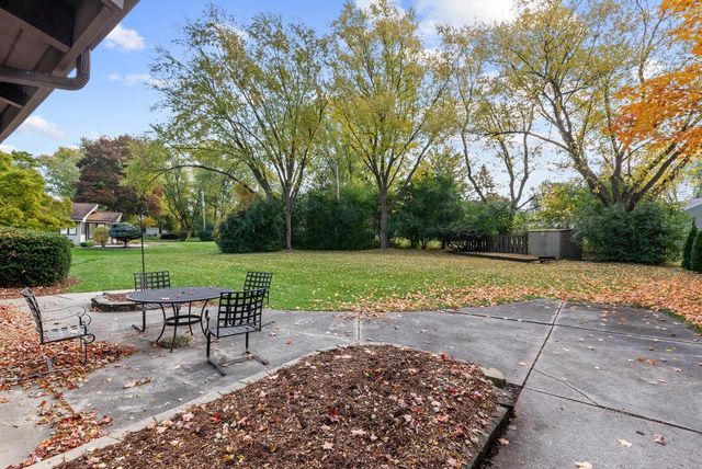 N55W15827 Lavender Lilac LANE, Menomonee Falls, WI 53051