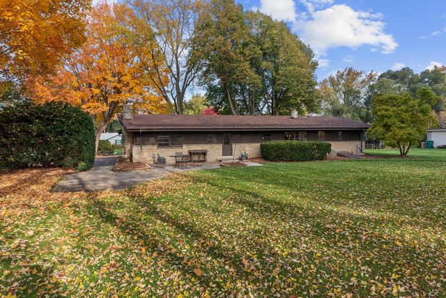 N55W15827 Lavender Lilac LANE, Menomonee Falls, WI 53051