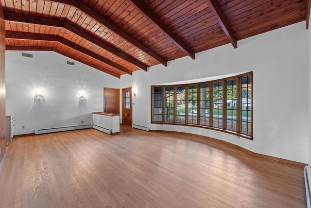 N55W15827 Lavender Lilac LANE, Menomonee Falls, WI 53051