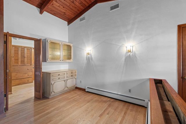 N55W15827 Lavender Lilac LANE, Menomonee Falls, WI 53051