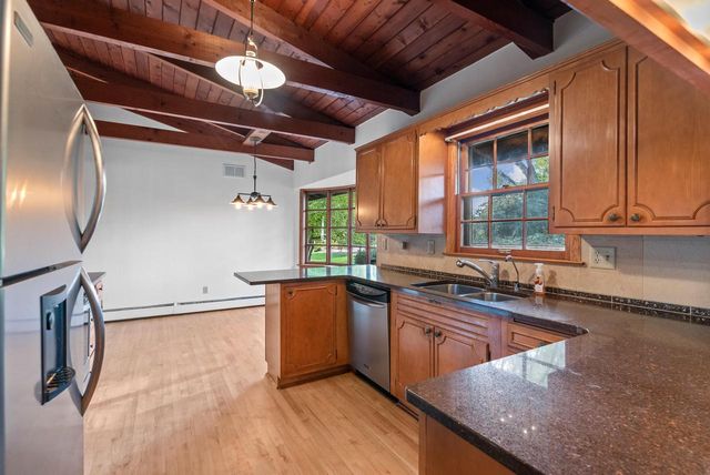 N55W15827 Lavender Lilac LANE, Menomonee Falls, WI 53051