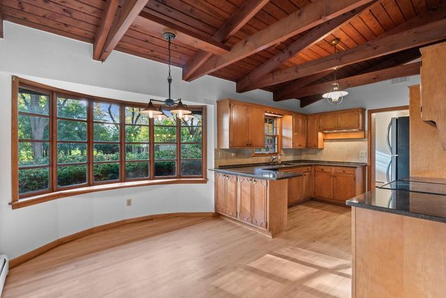 N55W15827 Lavender Lilac LANE, Menomonee Falls, WI 53051