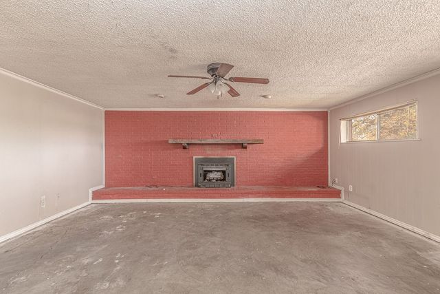 300 County Road 4550, Trenton, TX 75490