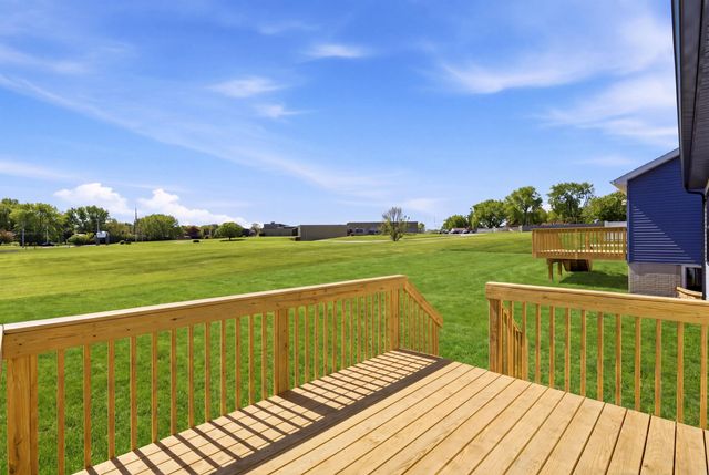 3329 Lincolnshire Road, Waterloo, IA 50701