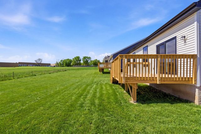 3329 Lincolnshire Road, Waterloo, IA 50701