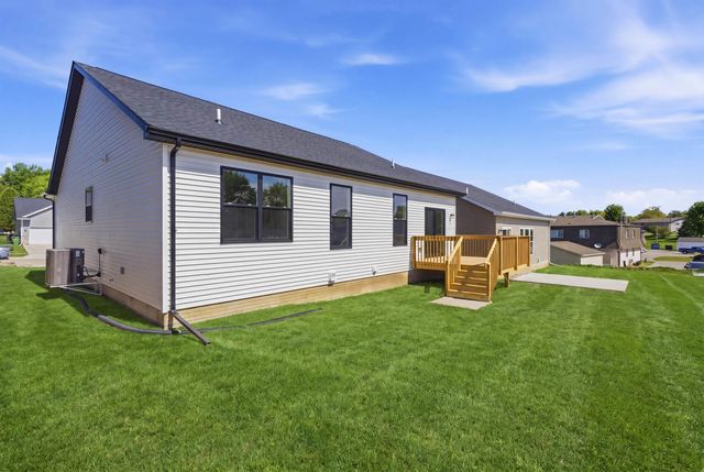 3329 Lincolnshire Road, Waterloo, IA 50701