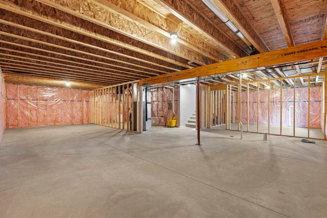 3329 Lincolnshire Road, Waterloo, IA 50701
