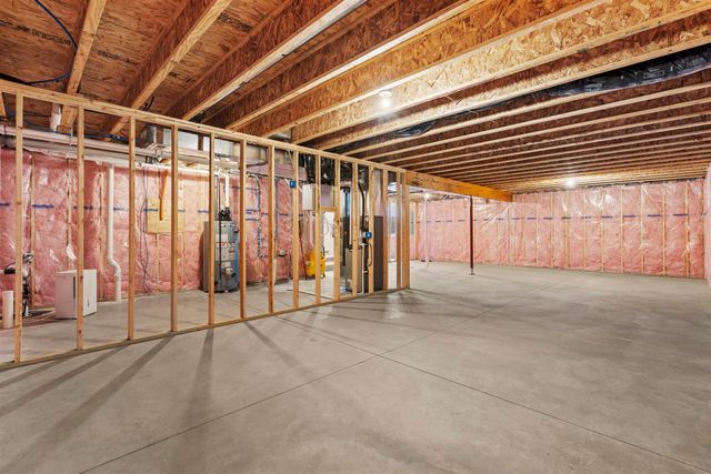 3329 Lincolnshire Road, Waterloo, IA 50701