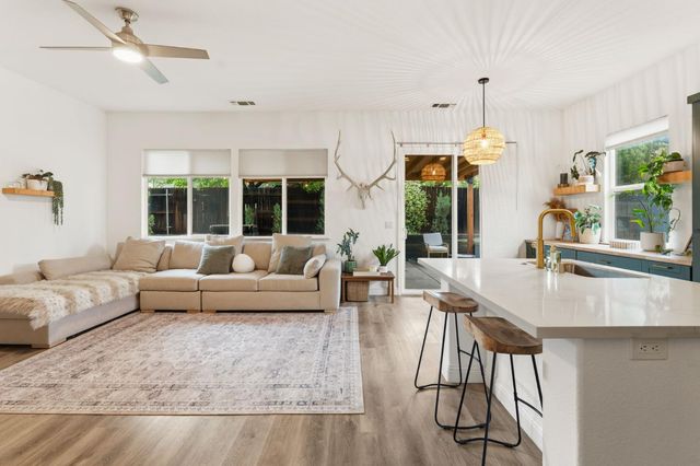 1341 Grove Creek Way, Lincoln, CA 95648