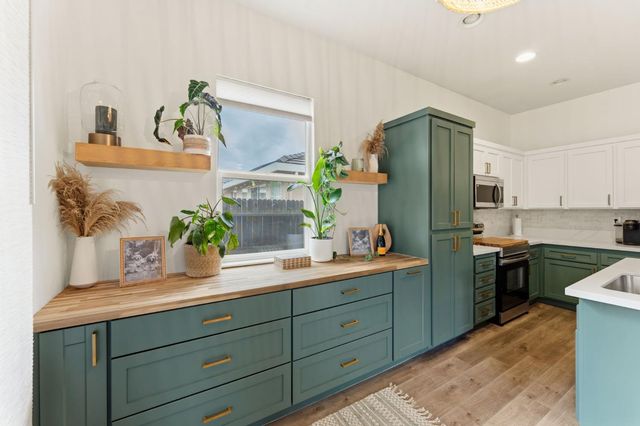 1341 Grove Creek Way, Lincoln, CA 95648