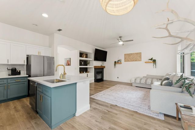 1341 Grove Creek Way, Lincoln, CA 95648