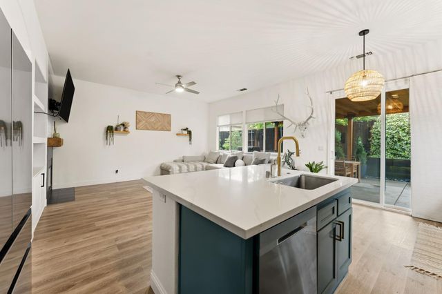 1341 Grove Creek Way, Lincoln, CA 95648