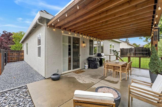 1341 Grove Creek Way, Lincoln, CA 95648