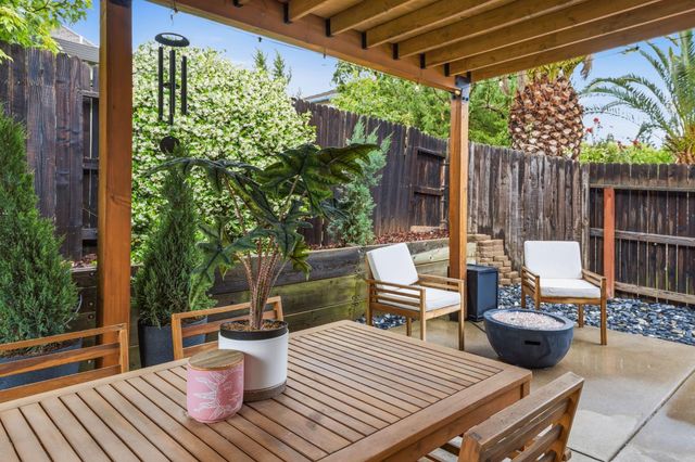 1341 Grove Creek Way, Lincoln, CA 95648