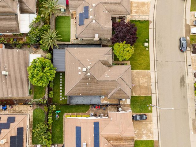 1341 Grove Creek Way, Lincoln, CA 95648
