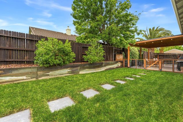 1341 Grove Creek Way, Lincoln, CA 95648