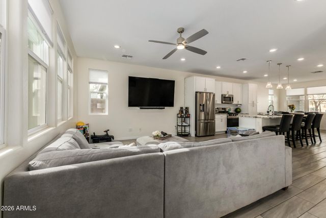 1841 W 20TH Avenue, Apache Junction, AZ 85120