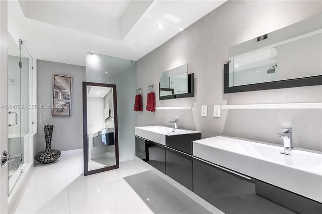 17201 Collins Ave 1807, Sunny Isles Beach, FL 33160
