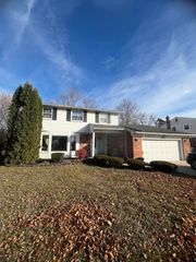28400 Valley-Forge Street, Southfield City, MI 48076