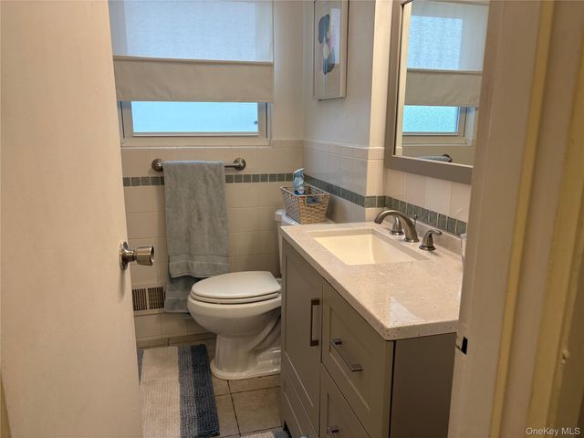 11 Madison Avenue, Roosevelt, NY 11575
