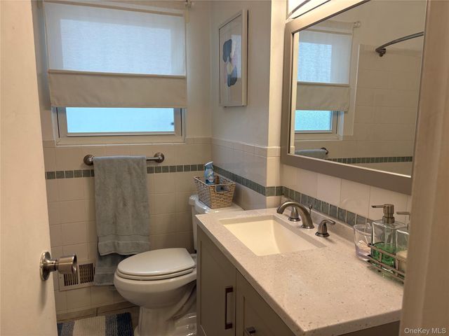 11 Madison Avenue, Roosevelt, NY 11575