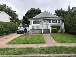 11 Madison Avenue, Roosevelt, NY 11575