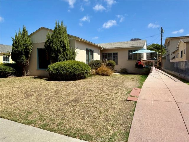 3246 Cerritos, Signal Hill, CA 90755