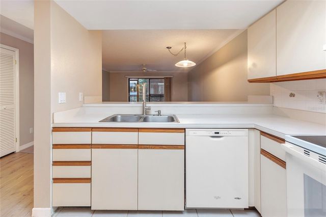2651 MICHAEL PLACE 104, Dunedin, FL 34698