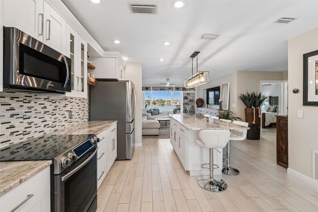 770 ISLAND WAY N204, Clearwater, FL 33767