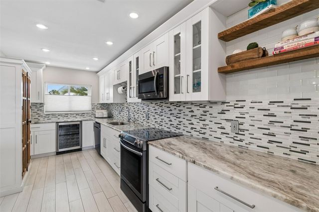 770 ISLAND WAY N204, Clearwater, FL 33767