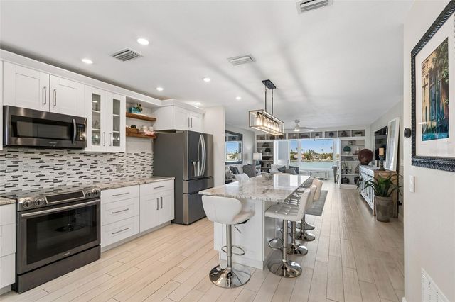 770 ISLAND WAY N204, Clearwater, FL 33767