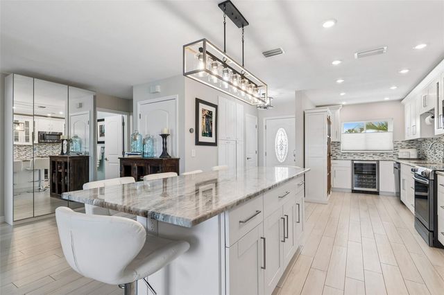 770 ISLAND WAY N204, Clearwater, FL 33767