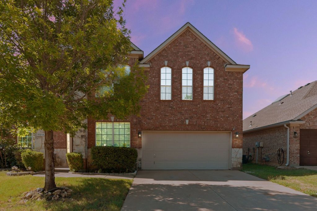 10212 Crawford Farms Drive, Fort Worth, TX 76244