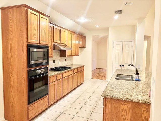 17707 Cypress Laurel Street, Houston, TX 77095