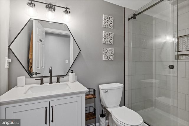 7014 ALLINGTON MANOR CIR E, Frederick, MD 21703