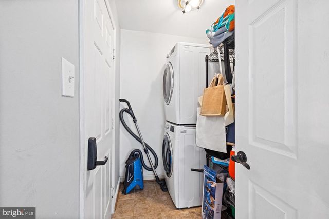 7014 ALLINGTON MANOR CIR E, Frederick, MD 21703