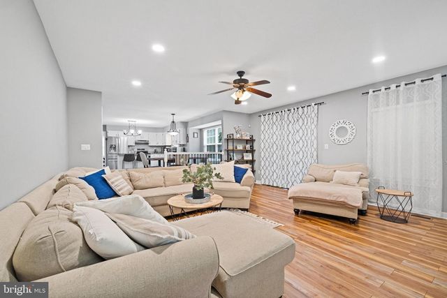 7014 ALLINGTON MANOR CIR E, Frederick, MD 21703