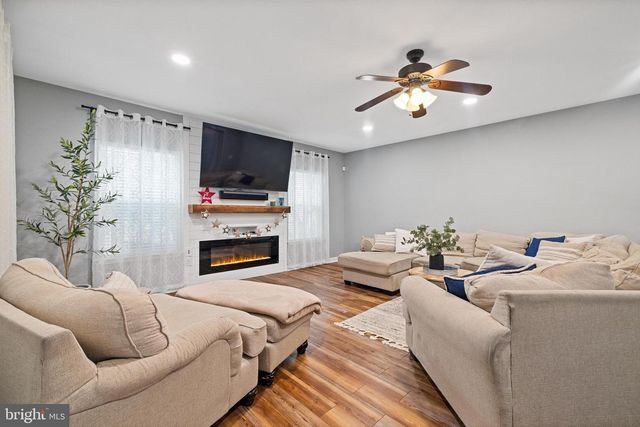 7014 ALLINGTON MANOR CIR E, Frederick, MD 21703