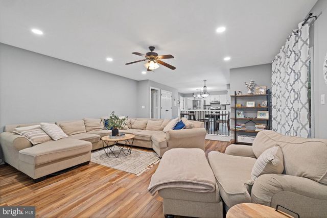 7014 ALLINGTON MANOR CIR E, Frederick, MD 21703