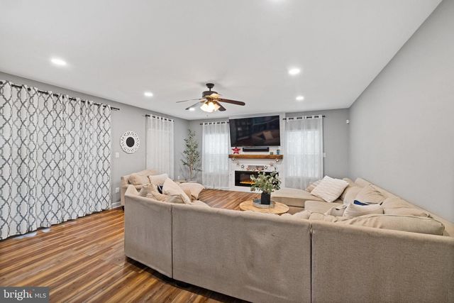 7014 ALLINGTON MANOR CIR E, Frederick, MD 21703